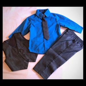 🚨SOLD🚨 3;pieces Dress Suit for Baby Boy 12M